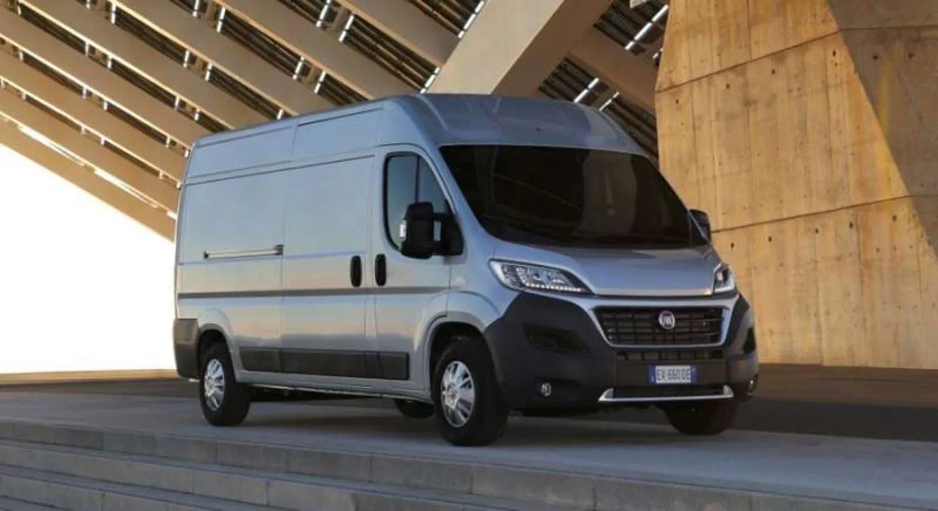 Promobil sommerdaektest 2026 (225/75 R16 C): Vredestein Comtrac 2+ dominerer for autocampere, Firestone og Barum kæmper på våd vej